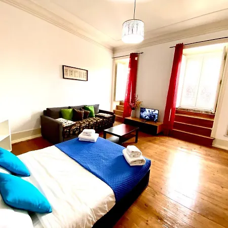 Classic Chiado 1 - With Shared Bathroom 3*