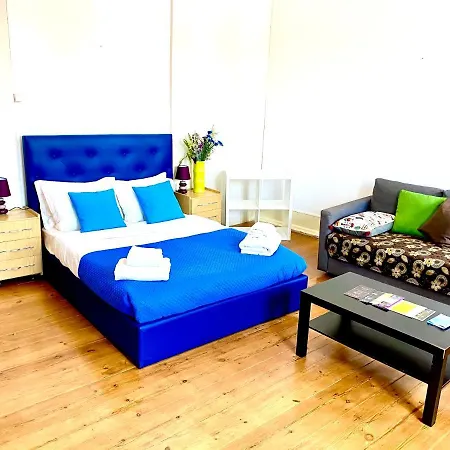 Gasthuis Classic Chiado 1 - With Shared Bathroom