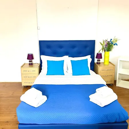 Classic Chiado 1 - With Shared Bathroom
