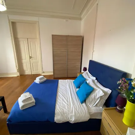 Classic Chiado 1 - With Shared Bathroom *