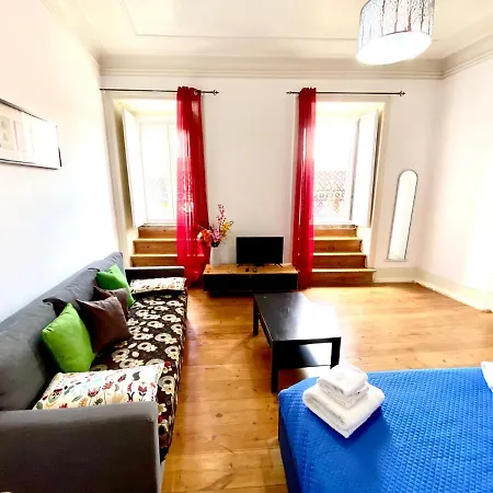 Classic Chiado 1 - With Shared Bathroom Gæstehus 3*