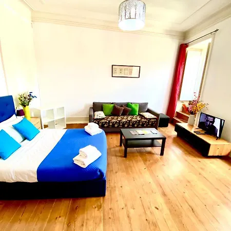 Classic Chiado 1 - With Shared Bathroom *
